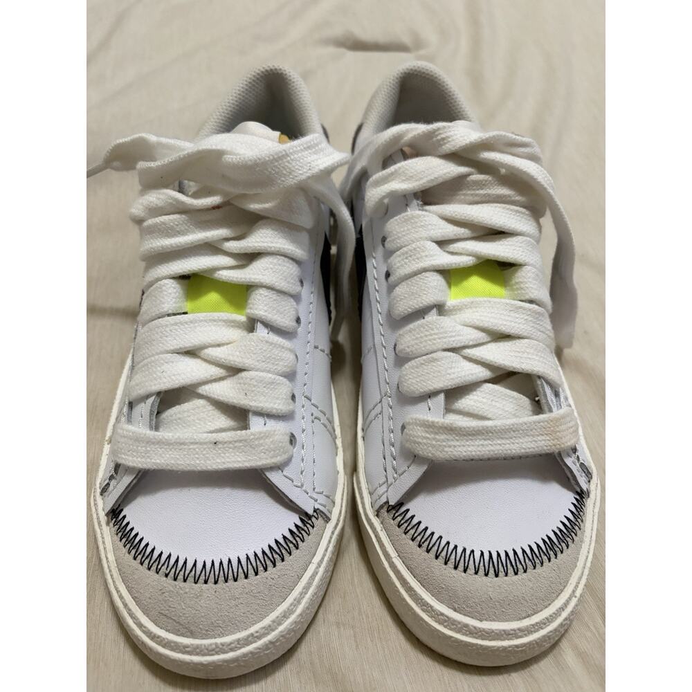 Nike Low Top Lace Up Athletic Sneakers White/Black Womens 6 - Picture 2 of 4